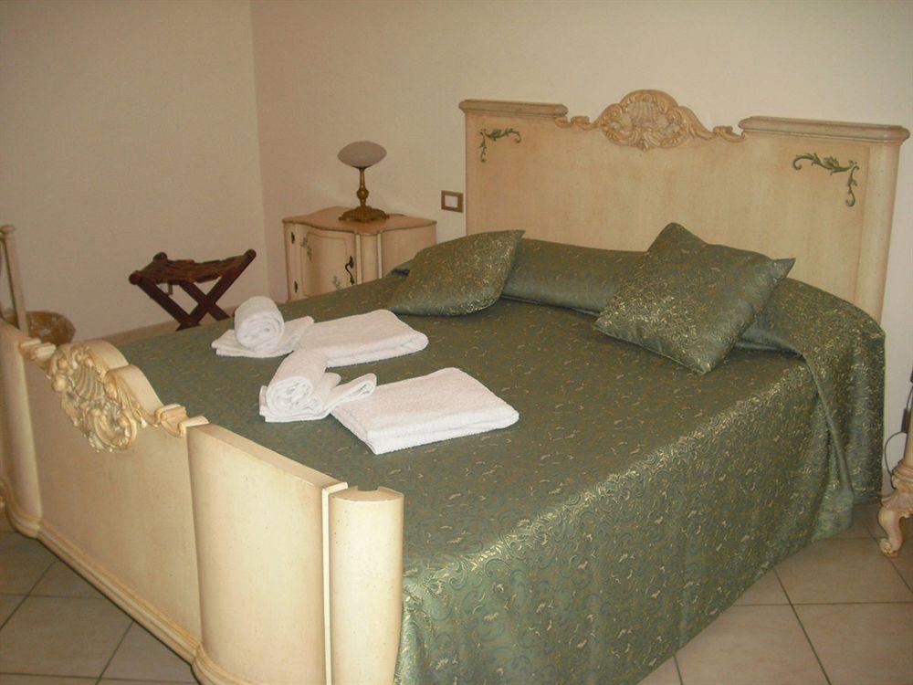 Almaran B&B Trapani Port & City Buitenkant foto