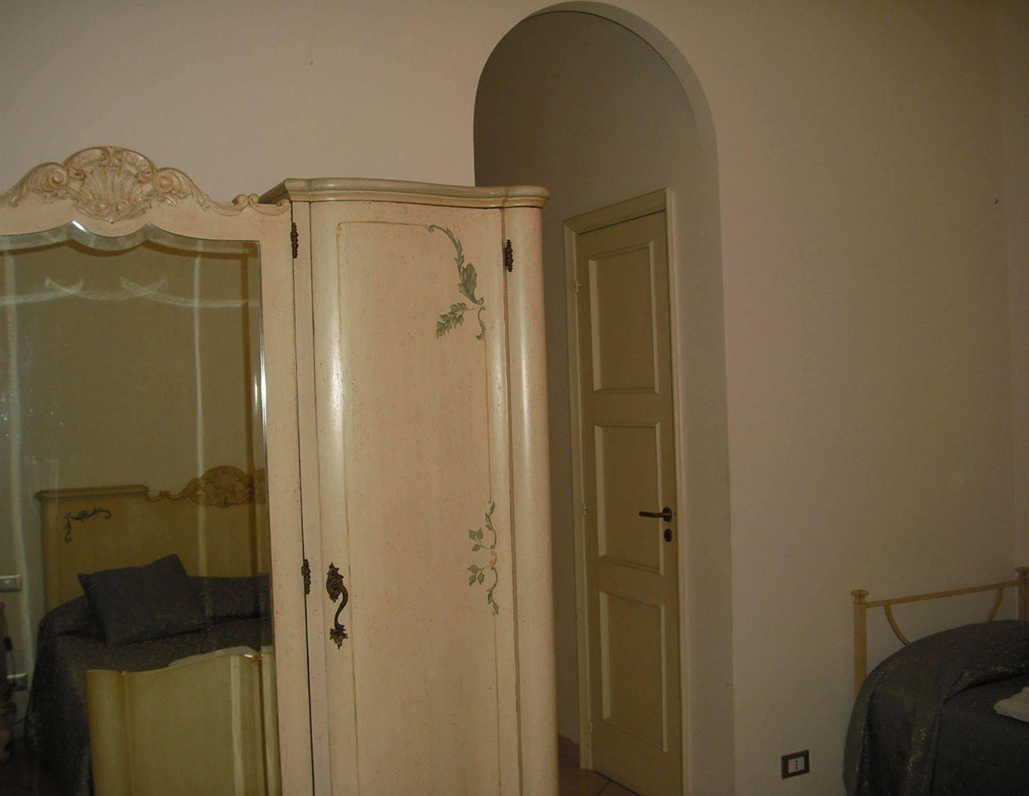 Almaran B&B Trapani Port & City Buitenkant foto