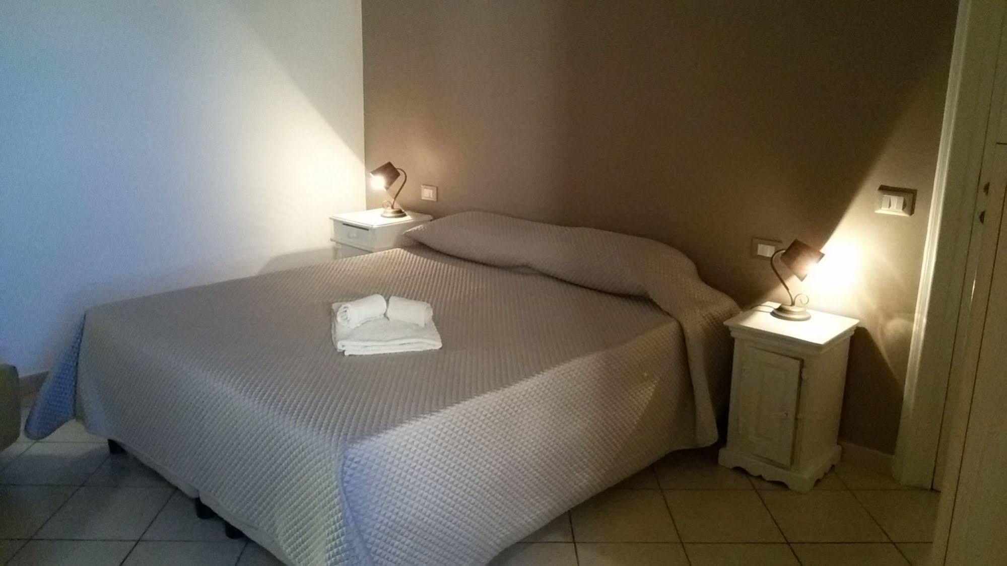 Almaran B&B Trapani Port & City Buitenkant foto